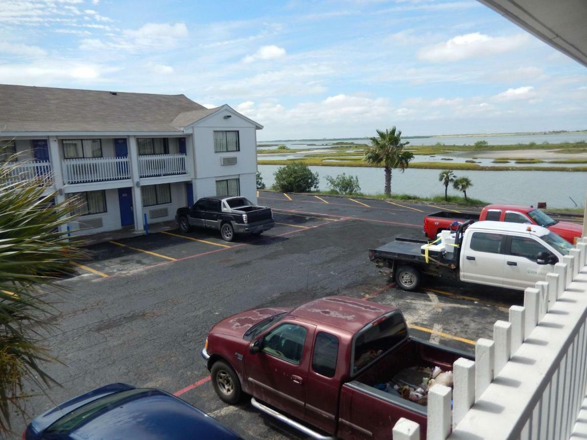 Motel 6-Portland, Tx Екстер'єр фото