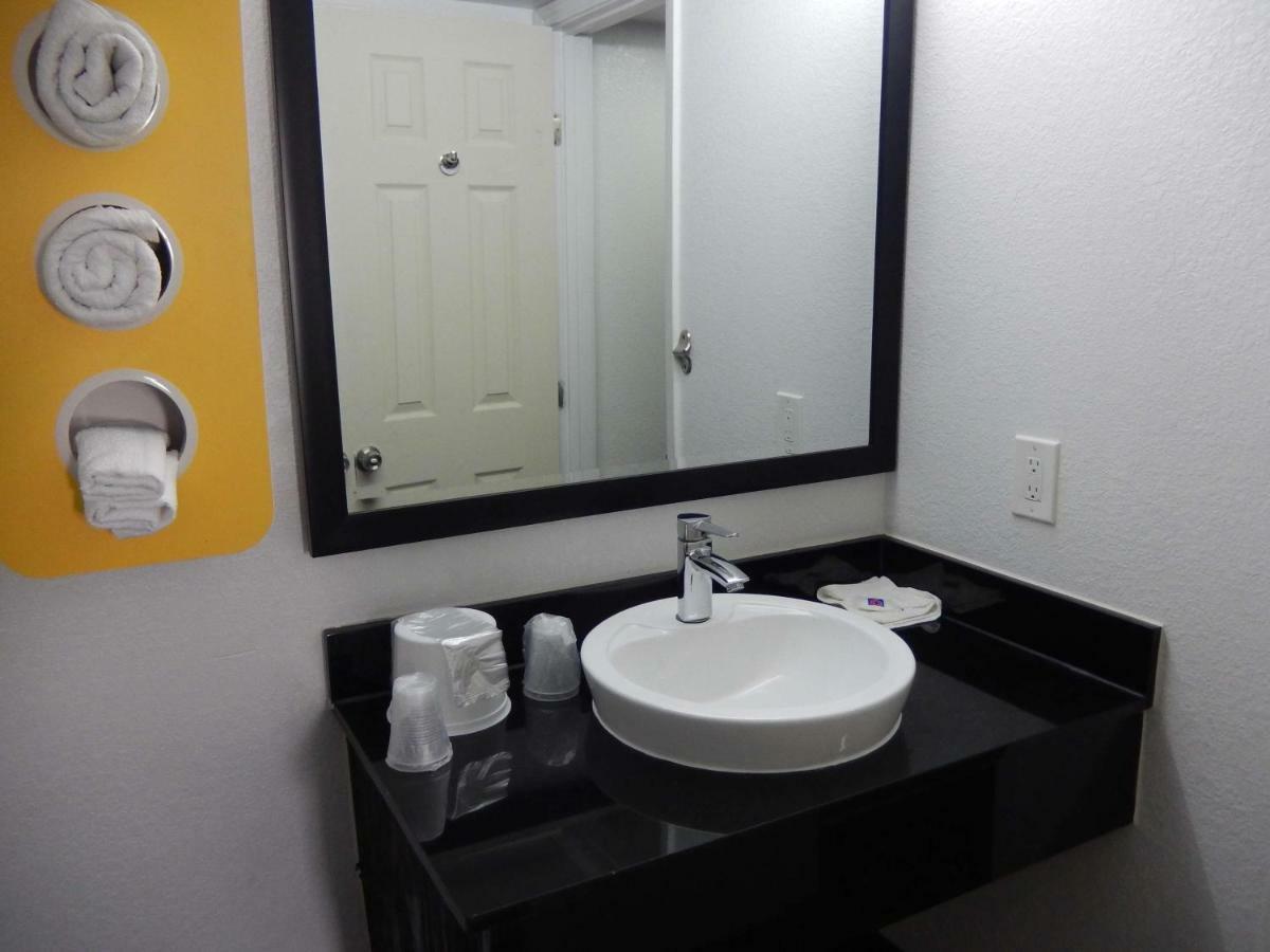 Motel 6-Portland, Tx Екстер'єр фото